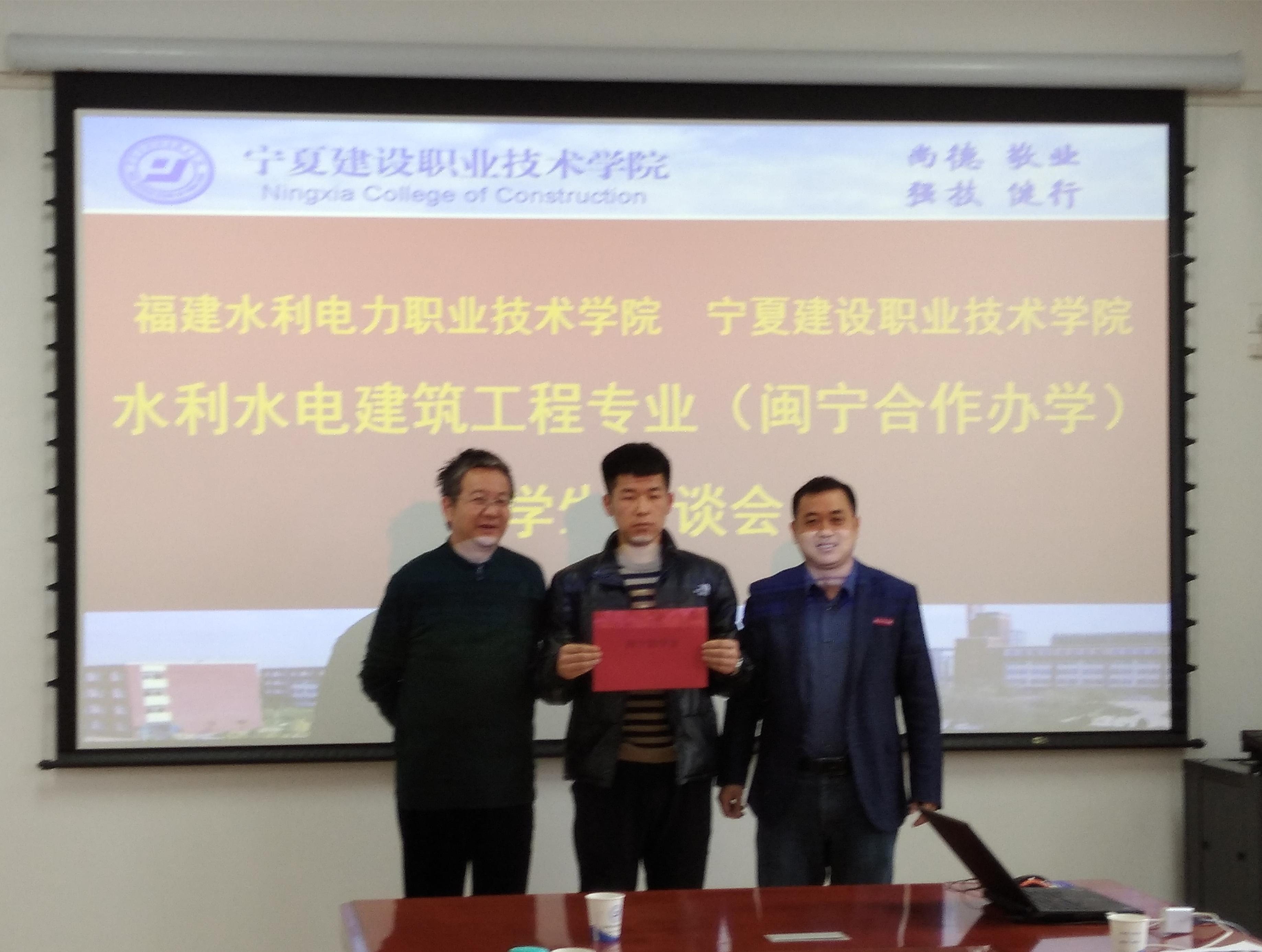 三三得九各一半,一一道来也不难是什么生肖精选解析、解释与落实、实时解答解释落实